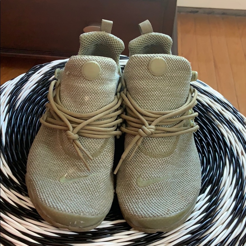 Nike navy green Presto’s sz 11